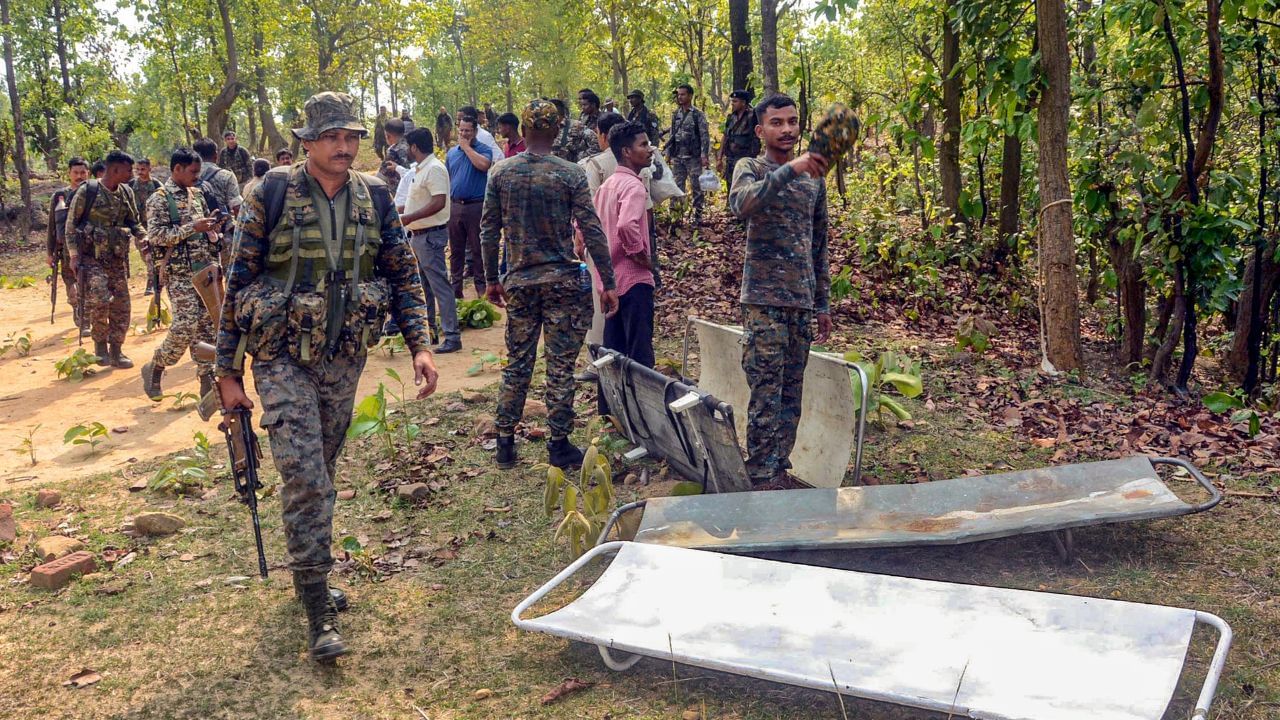 এক পুলিশ কর্তা জানিয়েছেন, বাসবরাজ আরও কয়েকজন উচ্চ পদস্থ মাওবাদী ক্যাডার নিহত হয়েছেন এই অভিযানে। স্বরাষ্ট্র মন্ত্রী অমিত শাহ জানিয়েছেন, ছত্তিশগড়, তেলেঙ্গানা এবং মহরাষ্ট্রে ৫৪ জন নকশালকে গ্রেপ্তার করা হয়েছে। ৮৪ জন আত্মসমাপর্ণ করেছে।