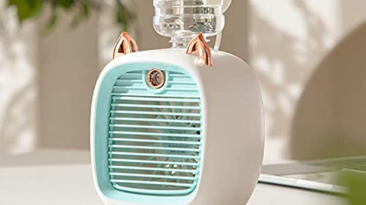 অনলাইনে অফার যোগ করে মাত্র  ১,৭৯৯ টাকায় পেয়ে যাবেন এই মিনি এয়ার কুলার। Amazon-Flipkart-এ অনলাইনে অনেক দারুন বিকল্প রয়েছে। সস্তাতেই ঘর থাকবে এসির মতো ঠান্ডা। 