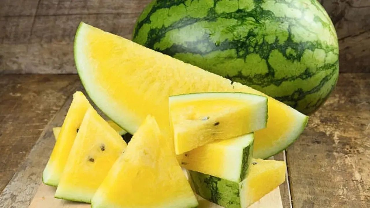 রোগ প্রতিরোধ ক্ষমতা বাড়ায় - হলুদ তরমুজে প্রচুর পরিমাণে ভিটামিন সি এবং ভিটামিন এ থাকে, যা রোগ প্রতিরোধ ক্ষমতা শক্তিশালী করে। এটি সর্দি-কাশির মতো সাধারণ রোগের বিরুদ্ধে লড়াই করতে সাহায্য করে এবং শরীরকে সংক্রমণ থেকে রক্ষা করে।