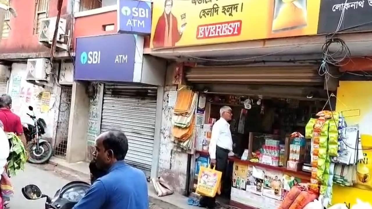 ATM Robbery: সিসিটিভি-তে রঙের স্প্রে, ১০ মিনিটের ‘অপারেশনেই’ পূর্ব মেদিনীপুরে পরপর ATM সাফ করল লুটেরার দল