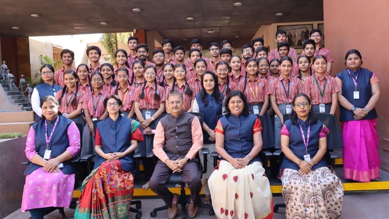 Adani Vidya Mandir: ১০০-এ ১০০, দেশের অন্যতম সেরা স্কুলের শিরোপা পেল আদানি বিদ্যা মন্দির Adani Vidya Mandir: ১০০-এ ১০০, দেশের অন্যতম সেরা স্কুলের শিরোপা পেল আদানি বিদ্যা মন্দির