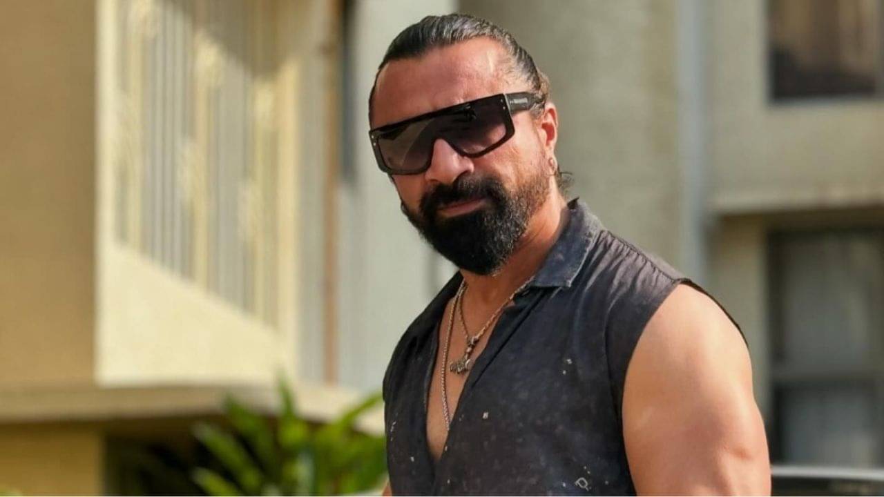 দিনের পর দিন ধর্ষণের অভিযোগ! এজাজ খানের বিরুদ্ধে থানায় গেলেন অভিনেত্রী