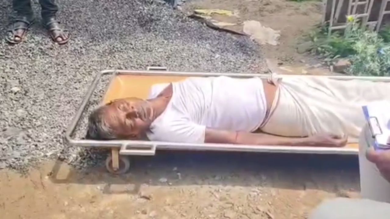 Murder Case: সম্পত্তির জন্য নিজের বাবাকে লাগাতার ঘুষি, মৃত্যু ৭১ বছরের বাবার Murder Case: সম্পত্তির জন্য নিজের বাবাকে লাগাতার ঘুষি, মৃত্যু ৭১ বছরের বাবার