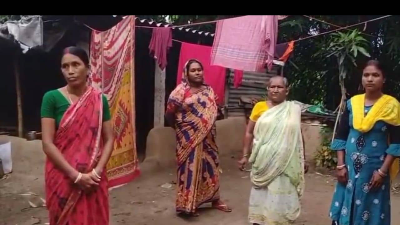 Awas: ঘর পেলেন না, ফেরত পেলেন না টাকাও! আবাসের প্রতিশ্রুতি দিয়ে টাকা তোলার অভিযোগ বিজেপি নেতার বিরুদ্ধে