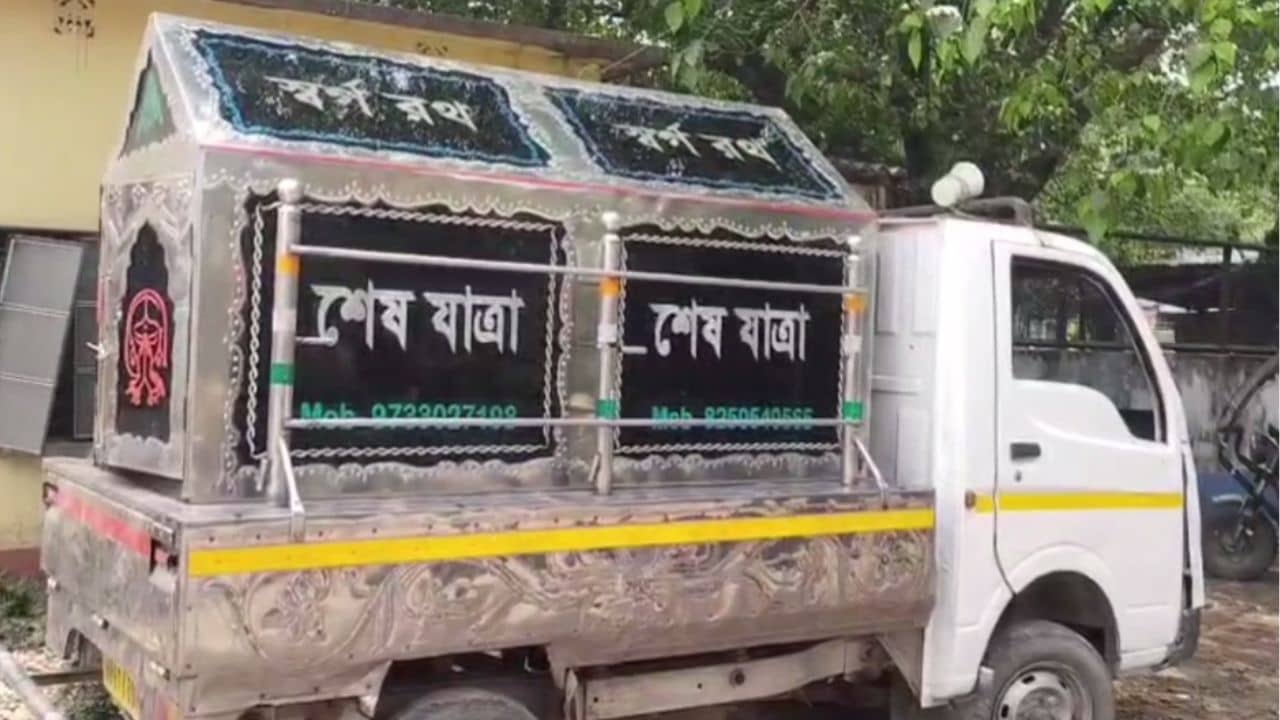 Balurghat miscreant attack: দিদিকে বাঁচাতে গিয়ে ঝরল প্রাণ, ভাইয়ের গলার নলি কেটে দিল দুষ্কৃতী