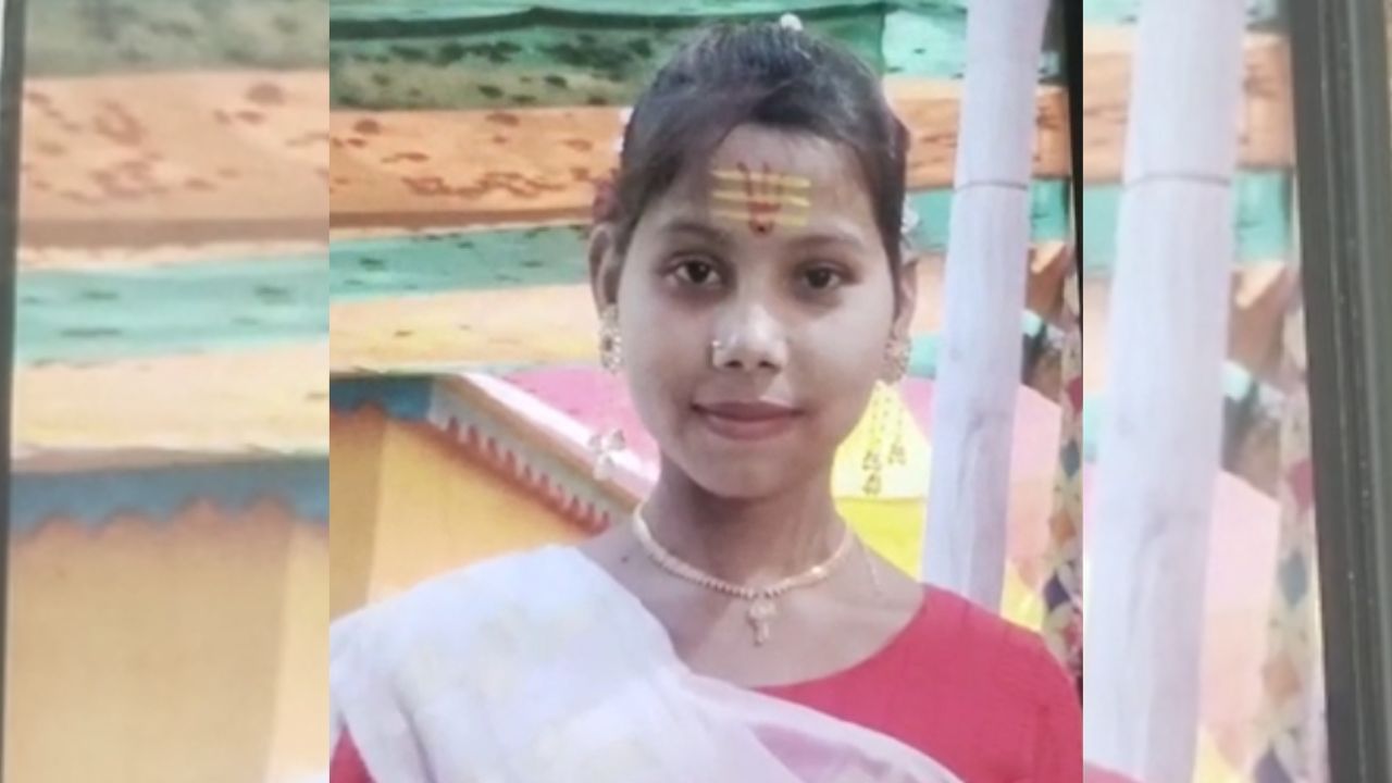 South Dinajpur: ছুটি নিয়ে বাড়িতে ছিল, দুপুরে রান্না করে খাইয়েছিল বাবা-মাকে... বিকালে মেয়ের ঘরে ঢুকেই থ্ বাবা-মা! South Dinajpur: ছুটি নিয়ে বাড়িতে ছিল, দুপুরে রান্না করে খাইয়েছিল বাবা-মাকে... বিকালে মেয়ের ঘরে ঢুকেই থ্ বাবা-মা!