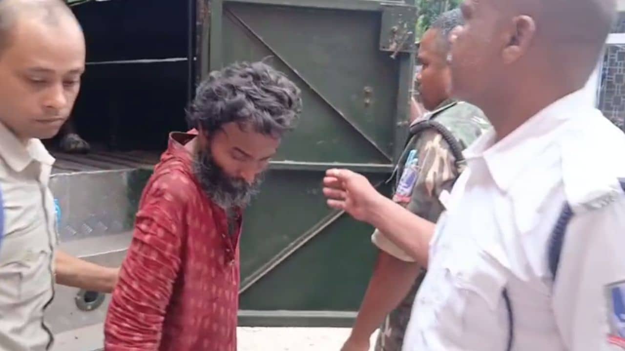 Bangladeshi: প্রথমে সুকনা, তারপর ব্যঙডুবি! সেনাঘাঁটির কাছে ঘুরঘুর করছিল বাংলাদেশি, কোন উদ্দেশ্য ছিল তার?