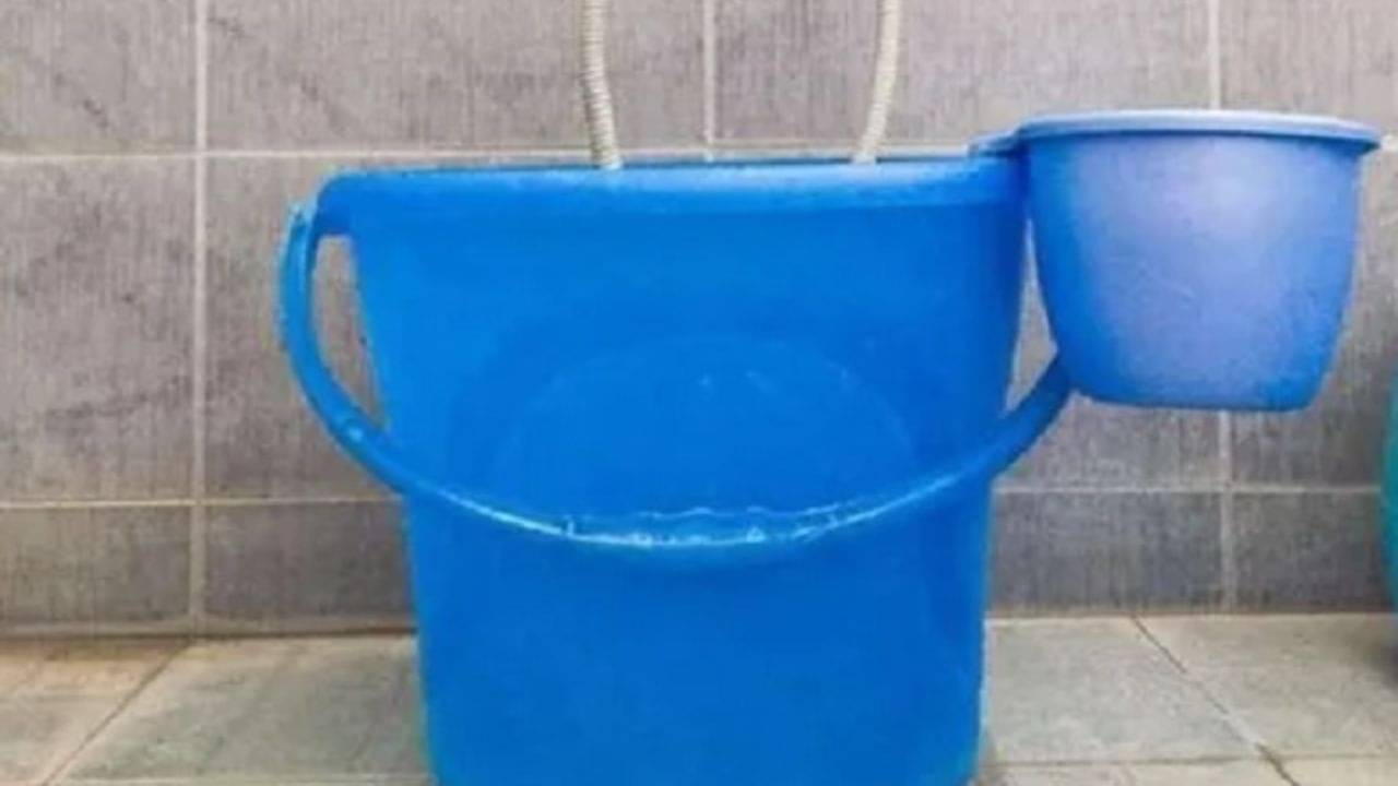 বাথরুমে খালি বালতি রেখেছেন? অজান্তে সংসারে অশান্তি ডাকছেন না তো!