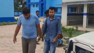 Anganwadi School: খিচুড়িতে কিলবিল করছে পোকা, স্কুলেই দিদিমণিকে তালা দিল অভিভাবকরা