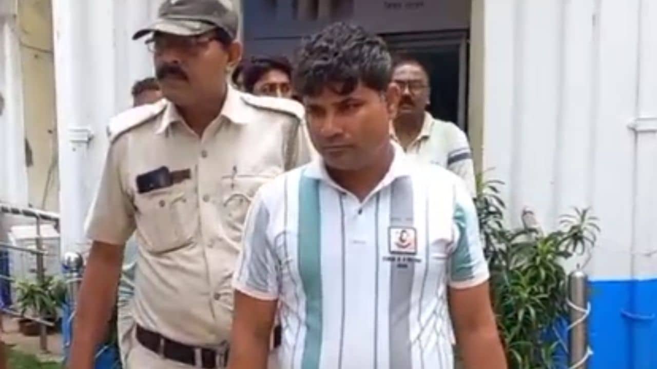 Burdwan: ব্যাঙ্কের ঢুকে চেক চুরি করতেন এই ব্যক্তি, এই চেক দিয়ে কী করতেন, সামনে এল তথ্য