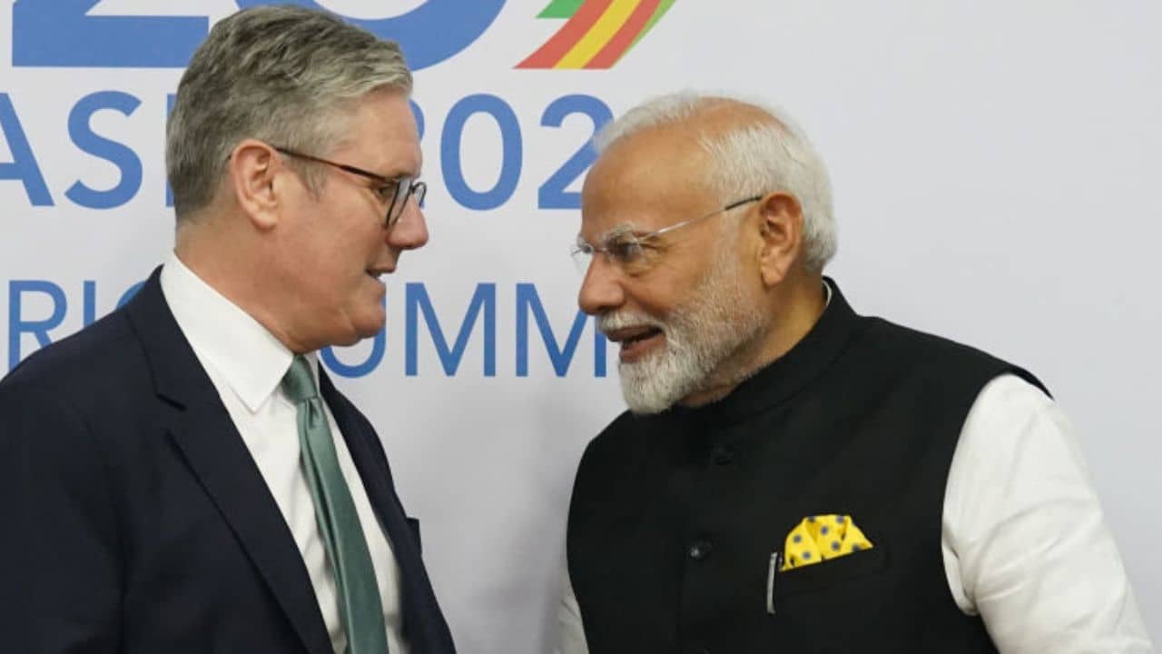 পাকিস্তানের সঙ্গে বন্ধ ব্যবসা, যুক্তরাজ্যের সঙ্গে বড় চুক্তি সই করে ফেলল ভারত