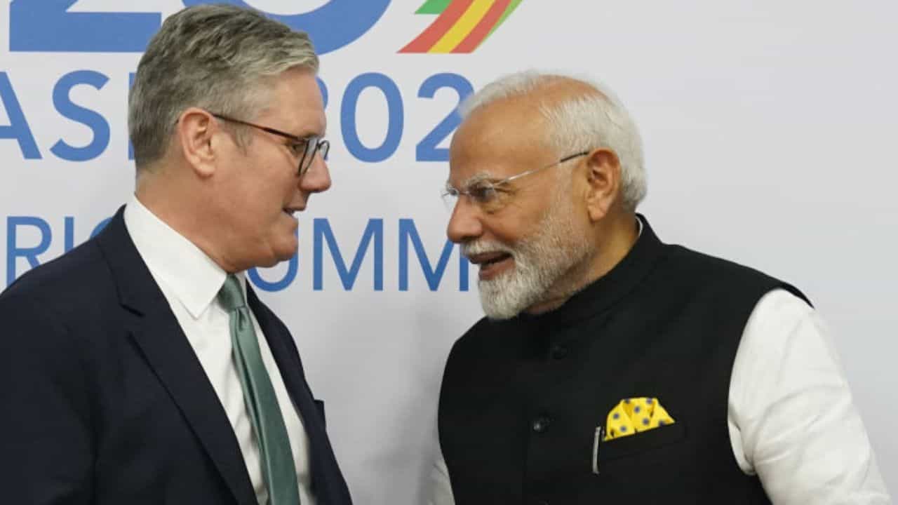 পাকিস্তানের সঙ্গে বন্ধ ব্যবসা, যুক্তরাজ্যের সঙ্গে বড় চুক্তি সই করে ফেলল ভারত পাকিস্তানের সঙ্গে বন্ধ ব্যবসা, যুক্তরাজ্যের সঙ্গে বড় চুক্তি সই করে ফেলল ভারত