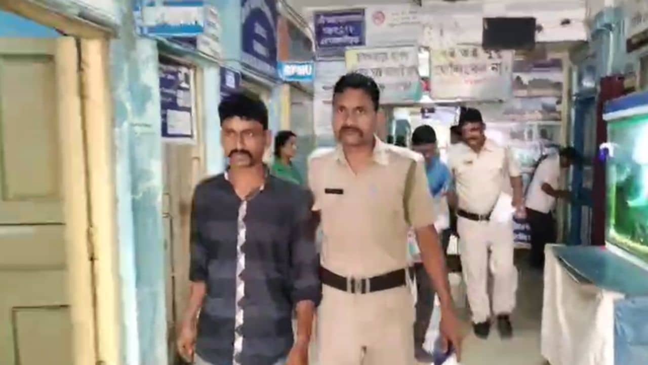 Chandrakona: নাইন এম এম পিস্তল দেখিয়ে শাসানি, বউয়ের অভিযোগে শ্রীঘরে স্বামী