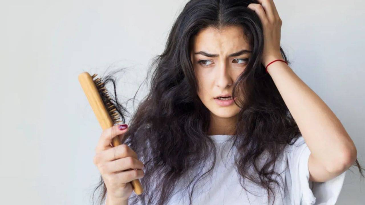 এক চামচ কপূরেই টাক মাথায় গজাবে চুল! শুধু এভাবে মেখে দেখুন