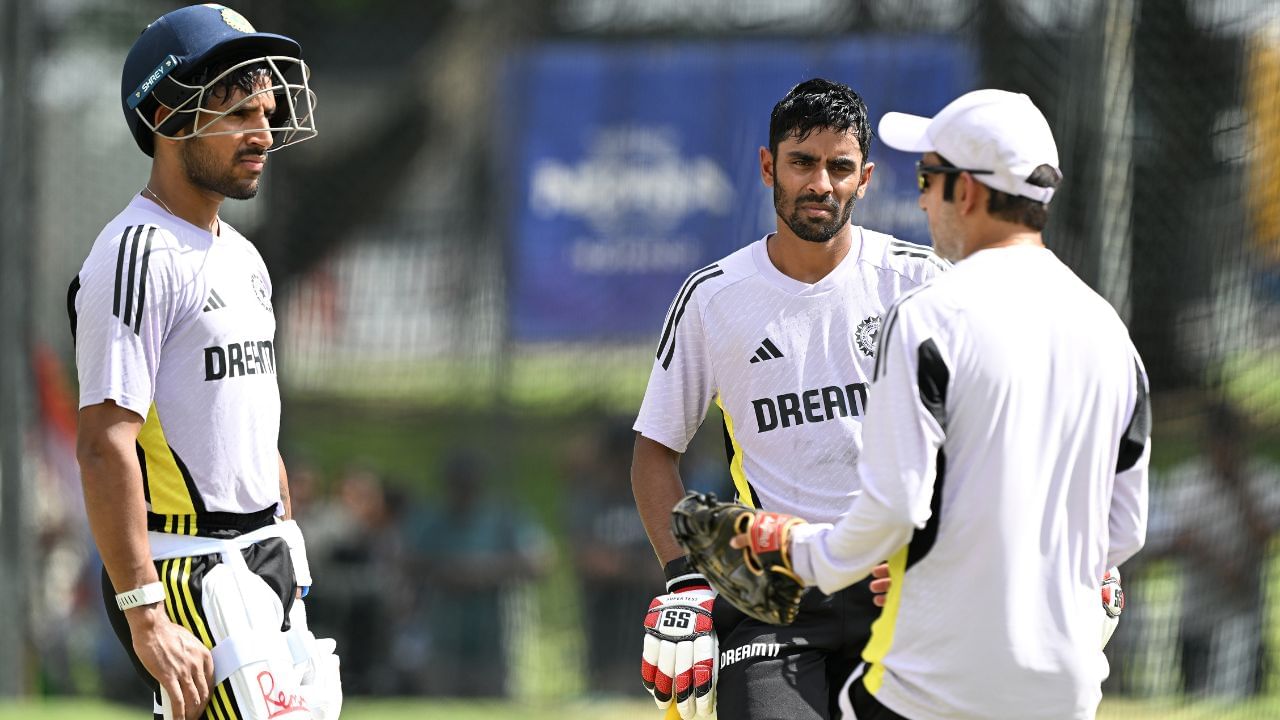 Indian Cricket Team: ইংল্যান্ড সফরে করুণ নায়ার, নেতৃত্বে বাংলার অভিমন্যু ঈশ্বরণ Indian Cricket Team: ইংল্যান্ড সফরে করুণ নায়ার, নেতৃত্বে বাংলার অভিমন্যু ঈশ্বরণ