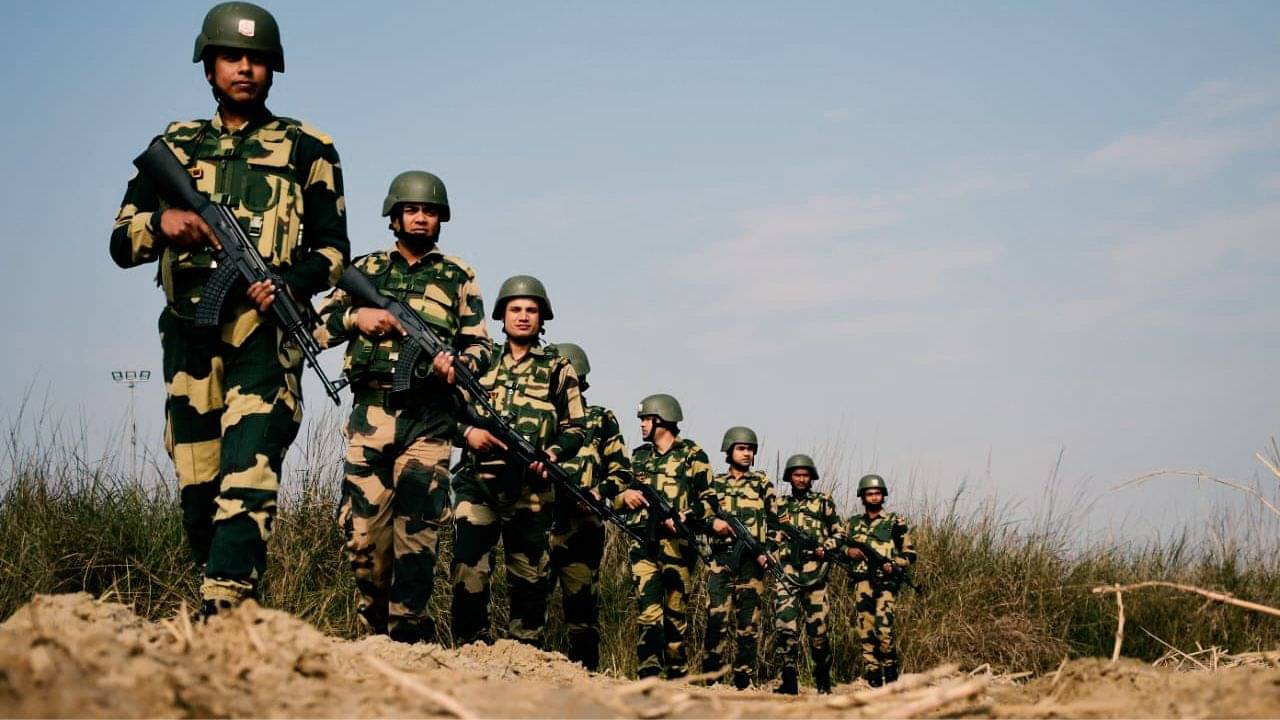 যুদ্ধের আবহে আরও ১৭ হাজার জওয়ান BSF-এ, পাকিস্তান ও বাংলাদেশ সীমান্তে ২টি নতুন HQ