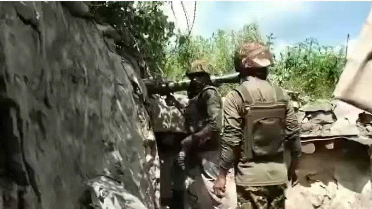 VIDEO: স্কুল পড়ুয়াদের উপরে মর্টার ছুড়ছে কাপুরুষ পাকিস্তান, দেখুন ভারত কীভাবে জবাব দিচ্ছে