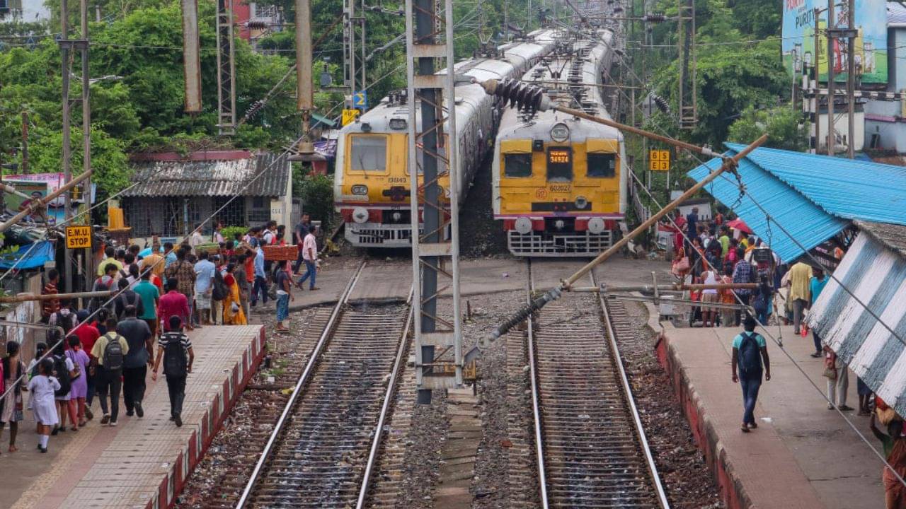 Sealdah Station: একঝাঁক MEMU ট্রেন বদলে হচ্ছে EMU, শিয়ালদহ শাখায় বড় উদ্যোগ রেলের