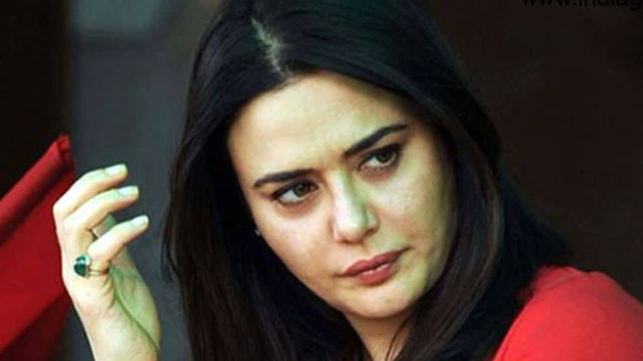 মা কালী হয়ে সবার...! আচমকাই রেগে লাল প্রীতি জিন্টা, কাদের দিলেন হুমকি?