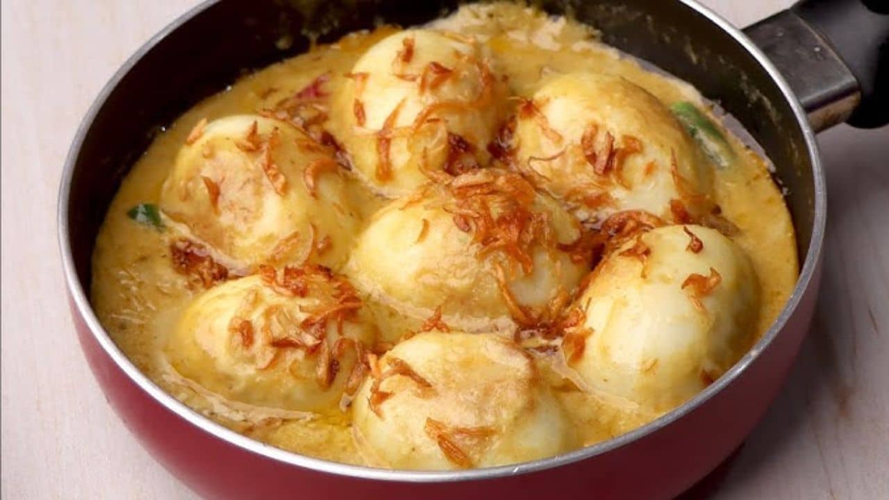 মাত্র ৩ মিনিটেই রেঁধে ফেলুন ডিমের কোর্মা, স্বাদ ভুলতেই পারবেন না