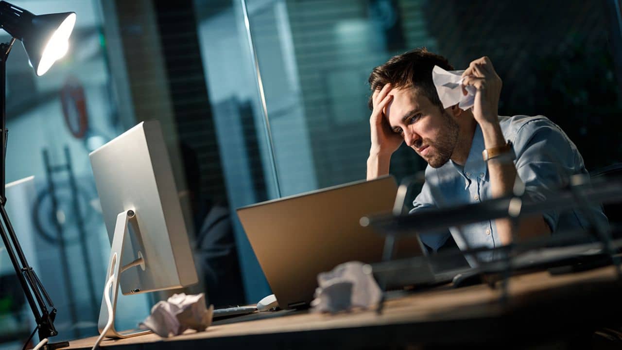 Eye Care Tips: সারাদিন ল্যাপটপ ঘেটে চোখ ব্যথা? চোখের যত্ন নিতে কী করবেন?