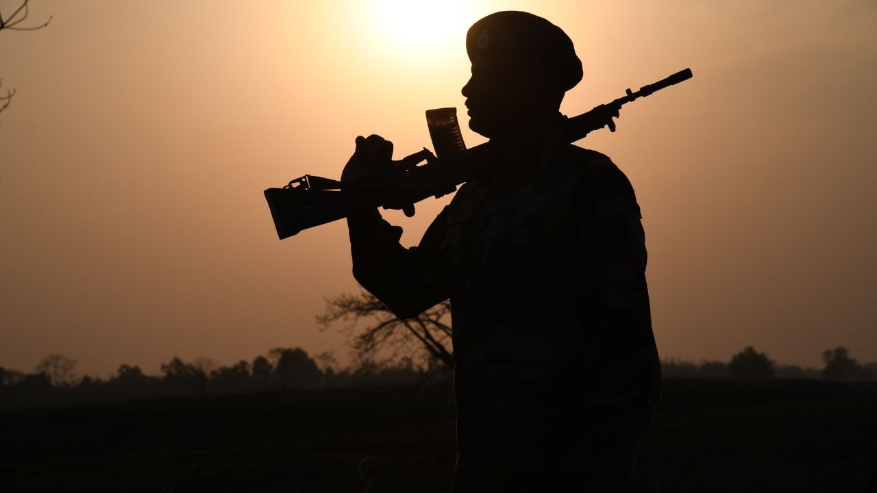 BSF: কাটা পড়ল বিএসএফ জওয়ানের আঙুল! ভারতের জমিতে ঢুকে ফের তাণ্ডব বাংলাদেশিদের