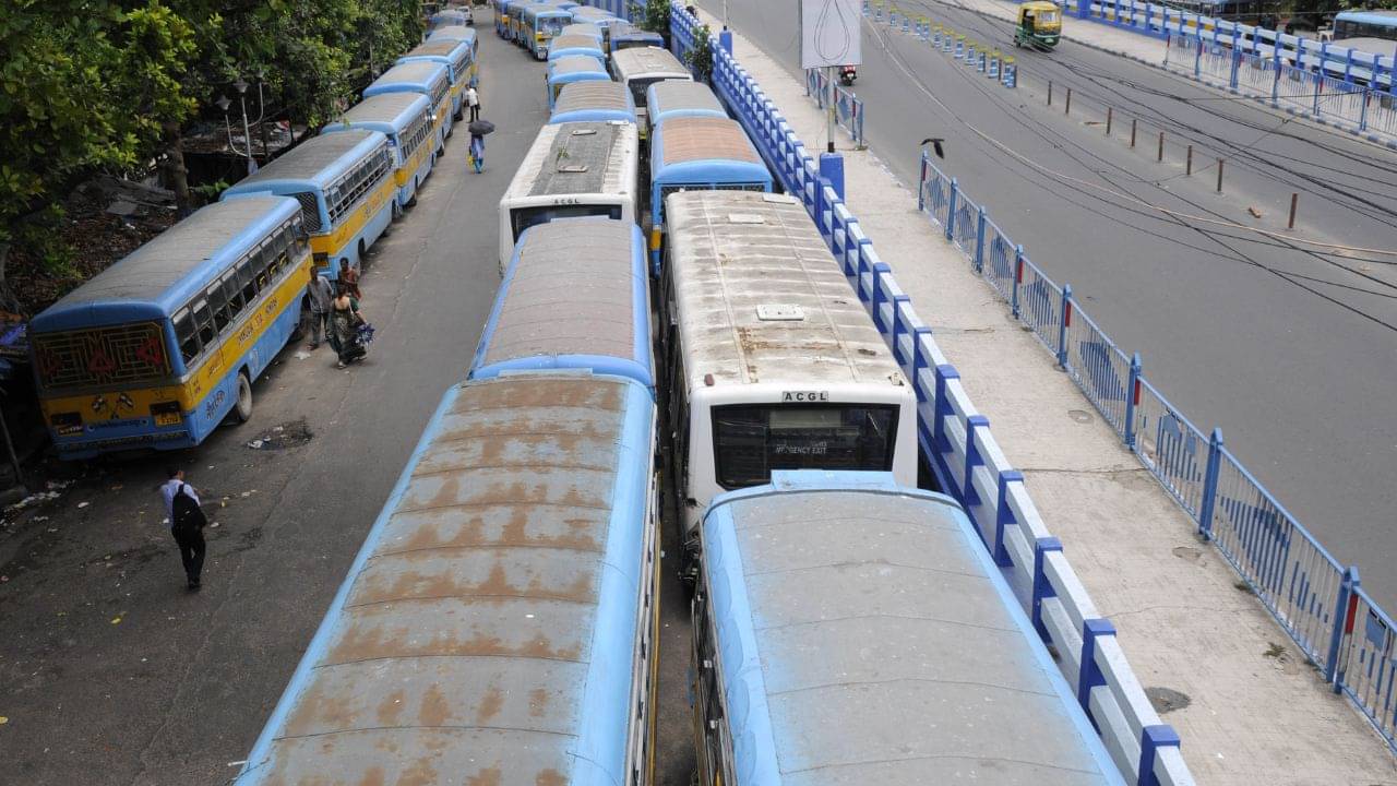 Bus: ধর্মঘট হচ্ছেই, ৭২ ঘণ্টার জন্য কলকাতায় স্তব্ধ হবে বাস চলাচল