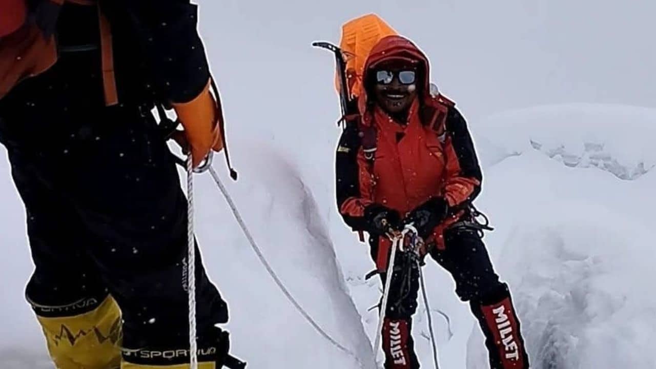 Nadia: স্বপ্নের এভারেস্ট ছুঁলেন বাঙালি শিক্ষক, শুধু জয়ের হাসিটা আর দেখা হল পরিবারের