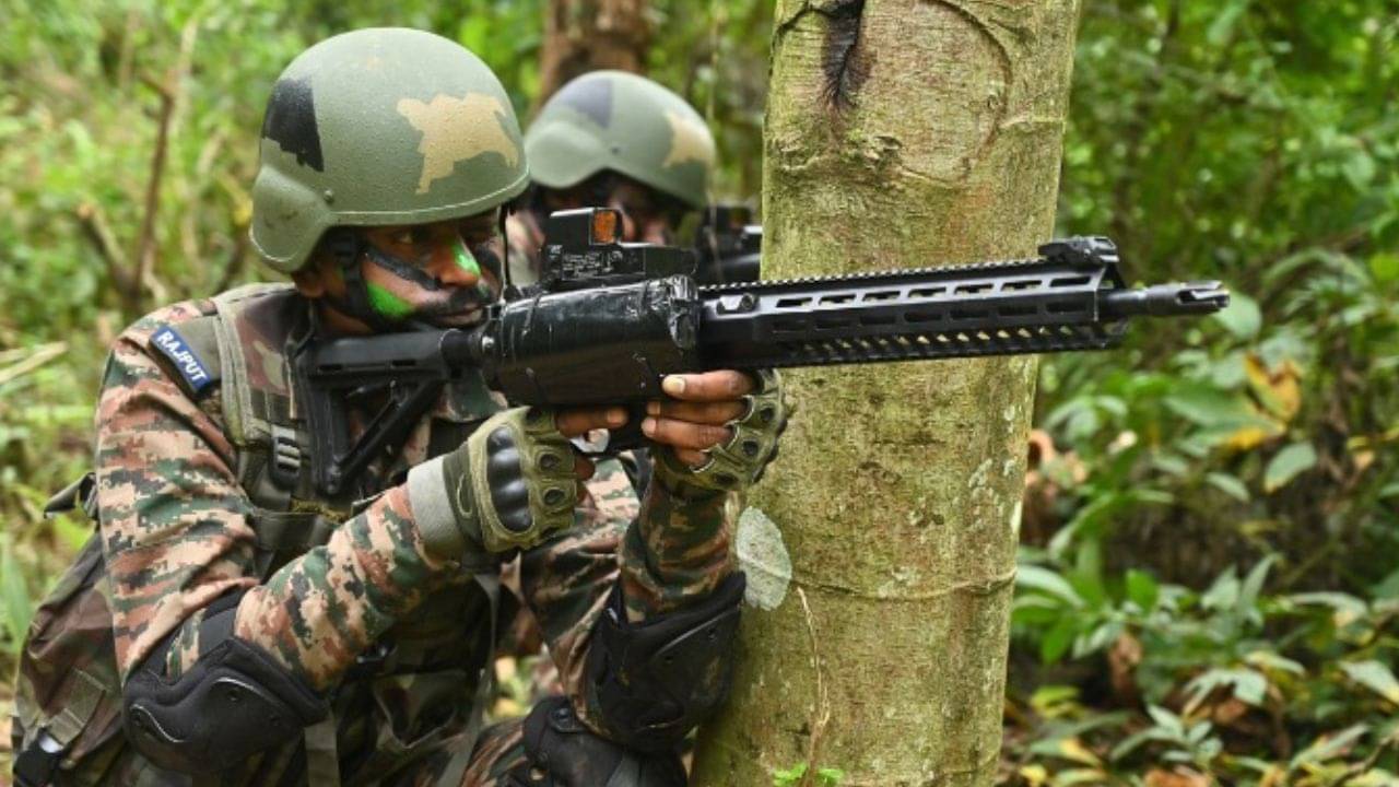 Jammu and Kashmir: ফের কি বড়ো কোনও অ্যাকশনে সেনা? জম্মুর সাম্বায় জারি নাইট কার্ফু