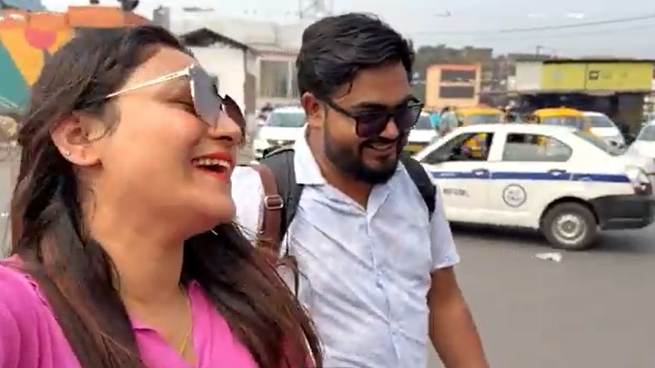 YouTuber Jyoti Malhotra: ব্যারাকপুরের বিখ্যাত বিরিয়ানি জয়েন্টেও গিয়েছিলেন জ্যোতি মালহোত্রা, শেওড়াফুলি-লিলুয়া, সব ঘুরে গিয়েছেন মাস তিনেক আগেই YouTuber Jyoti Malhotra: ব্যারাকপুরের বিখ্যাত বিরিয়ানি জয়েন্টেও গিয়েছিলেন জ্যোতি মালহোত্রা, শেওড়াফুলি-লিলুয়া, সব ঘুরে গিয়েছেন মাস তিনেক আগেই