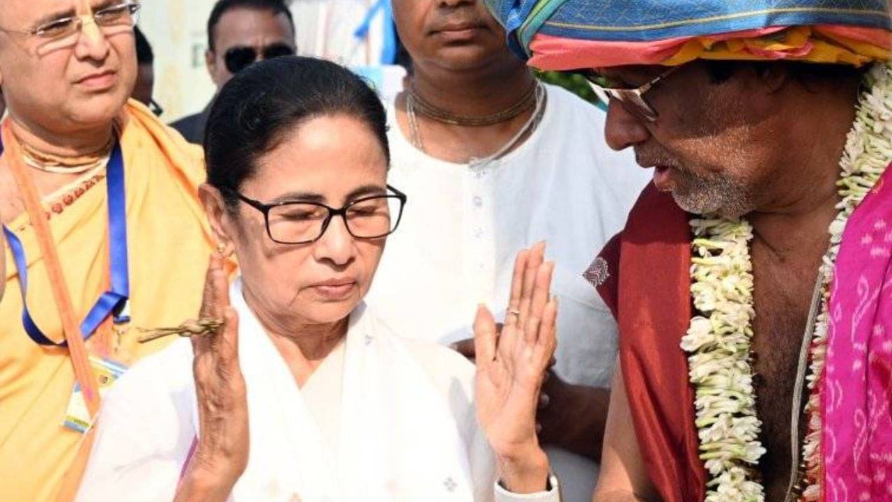 CM Mamata Banerjee: সোনার ঝাড়ু দিয়ে রাস্তা পরিস্কার করার কথা, রথের আগে নবান্নে বড় বৈঠকে মমতা, কী কী ঠিক হল?