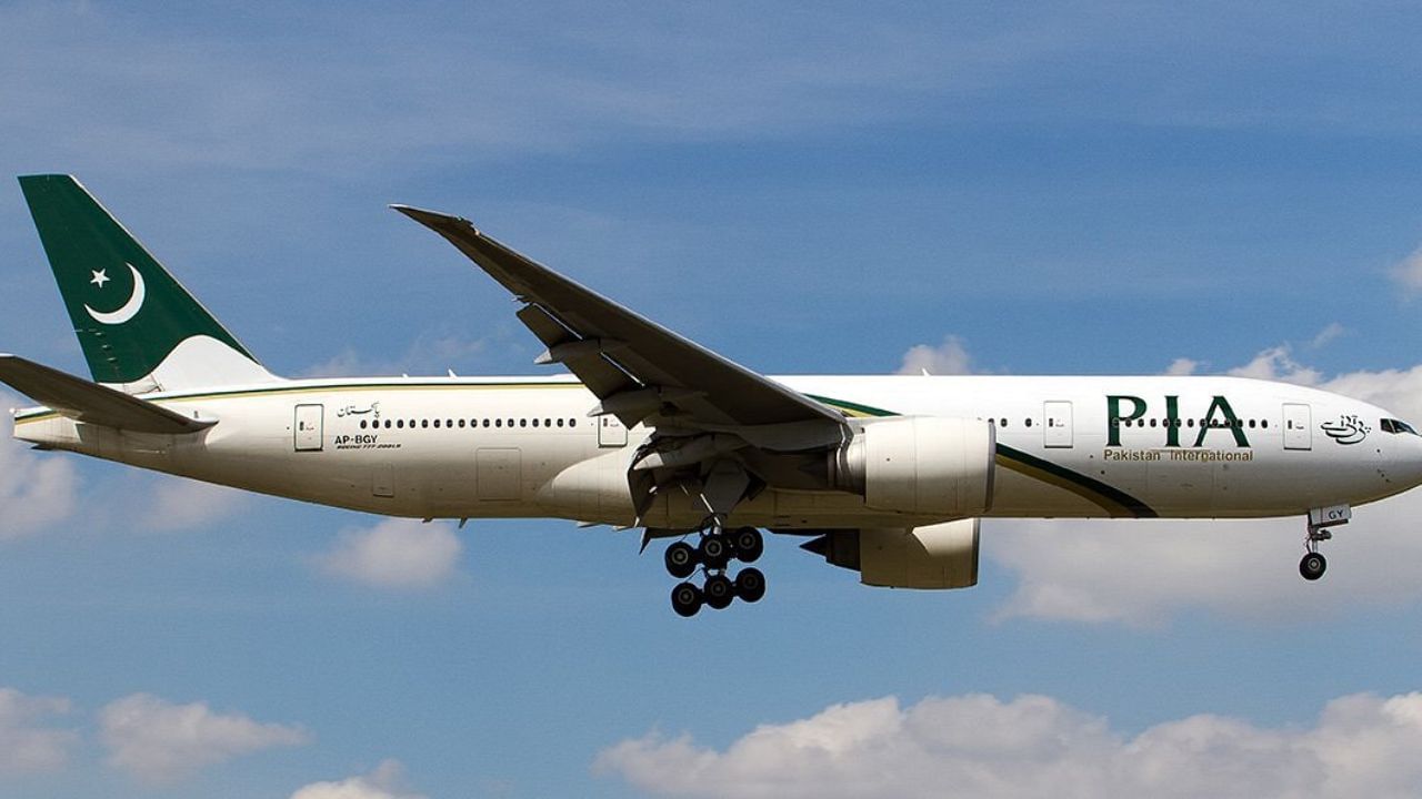 Pak Airspace: ভারতের ভয়ে এয়ারস্পেস বন্ধ করল পাকিস্তান, আপাতত উড়বে না কোনও বিমান Pak Airspace: ভারতের ভয়ে এয়ারস্পেস বন্ধ করল পাকিস্তান, আপাতত উড়বে না কোনও বিমান