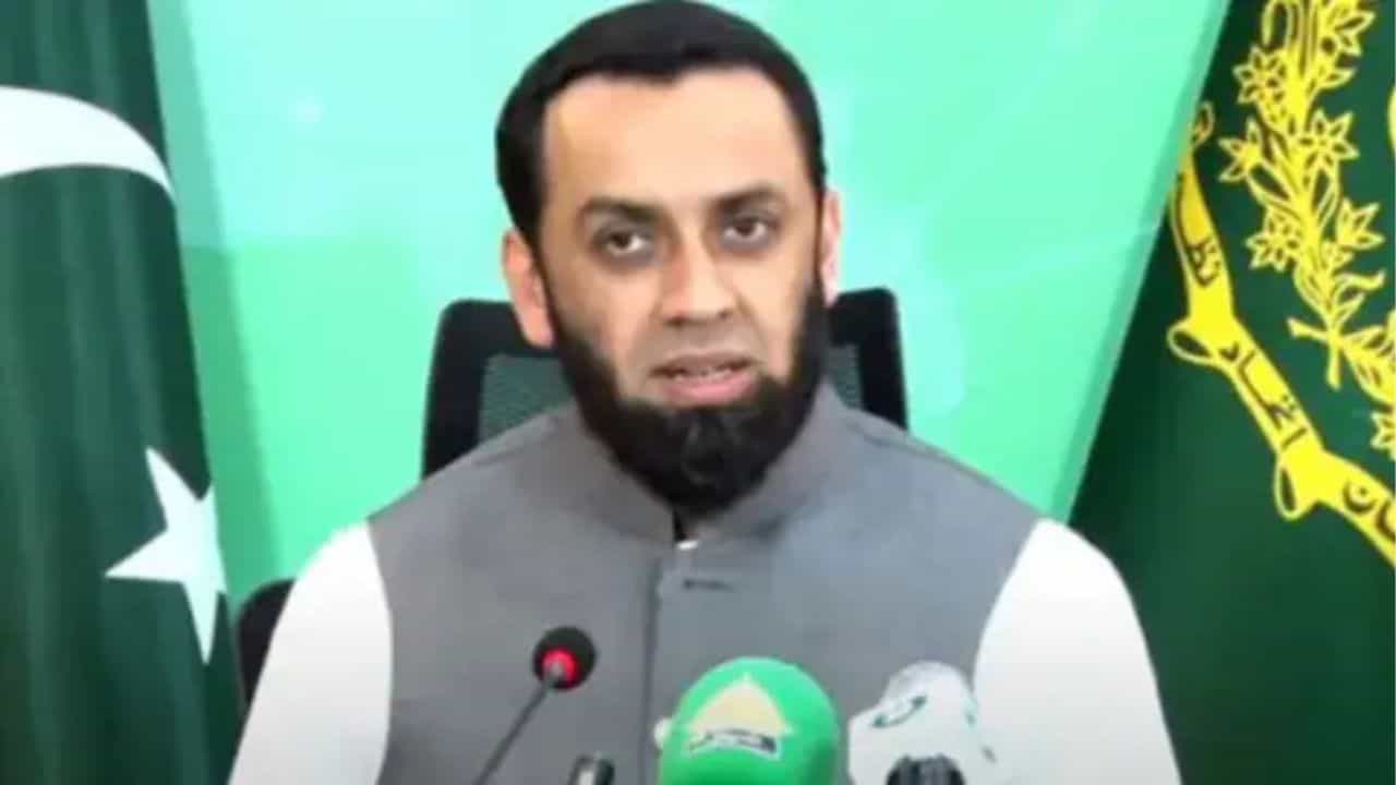 Pakistan: বেশি বড় বড় কথা বলতেই সরাসরি পাকিস্তানের এই মন্ত্রীর 'মুখ বন্ধ' করে দিল ভারত Pakistan: বেশি বড় বড় কথা বলতেই সরাসরি পাকিস্তানের এই মন্ত্রীর 'মুখ বন্ধ' করে দিল ভারত