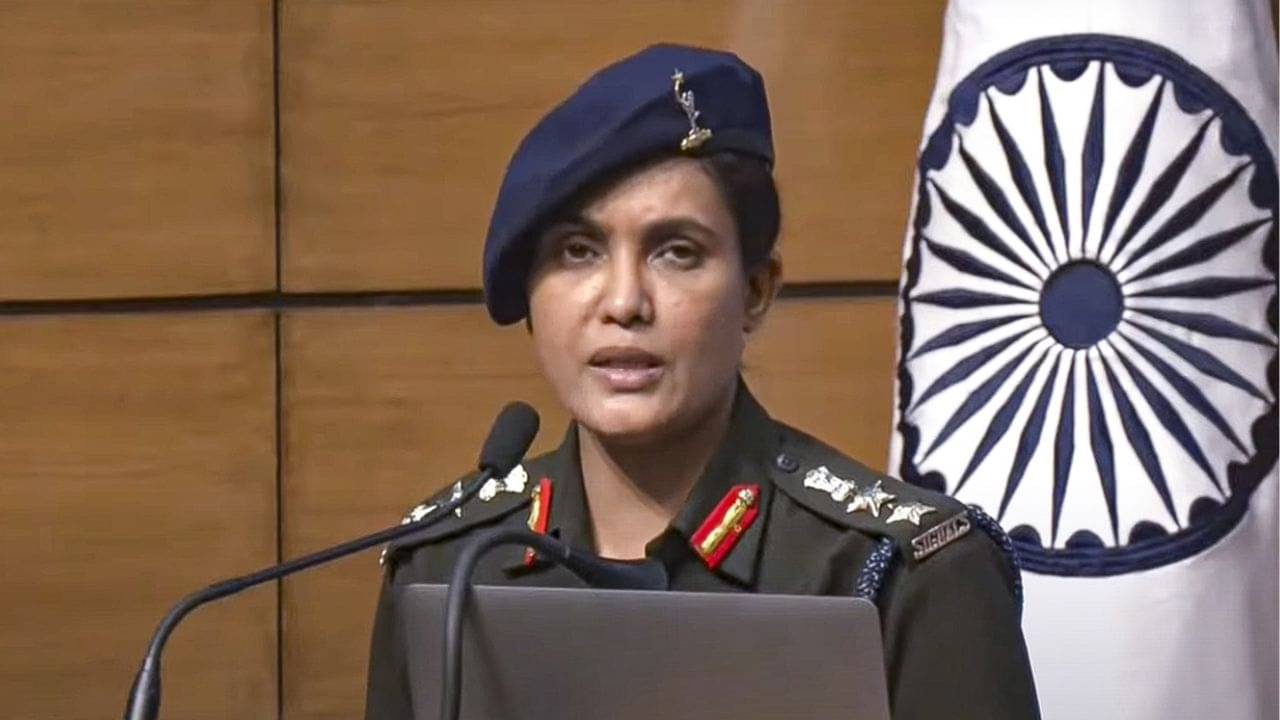Indian Army: ২০১৬ সালে সেনাবাহিনীতে গড়েছিলেন ইতিহাস, কে এই কর্নেল সোফিয়া কুরেশি?