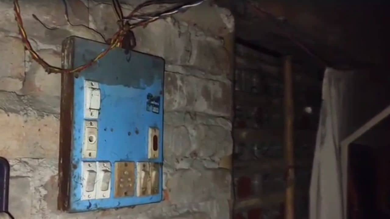 No Electricity: তিন বছর ধরে কারেন্ট নেই, গরমে পচতে পচতে জিয়াউলরা বলছে, মৃত্যু ছাড়া তো কোনও উপায় নেই! কেন এই অবস্থা!