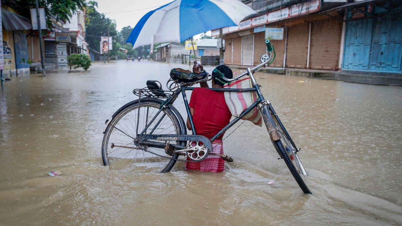 Monsoon: এসে গেল বর্ষা নিয়ে বড় সুখবর, কবে ঝমঝমিয়ে নামবে বৃষ্টি, দেখে নিন আপডেট