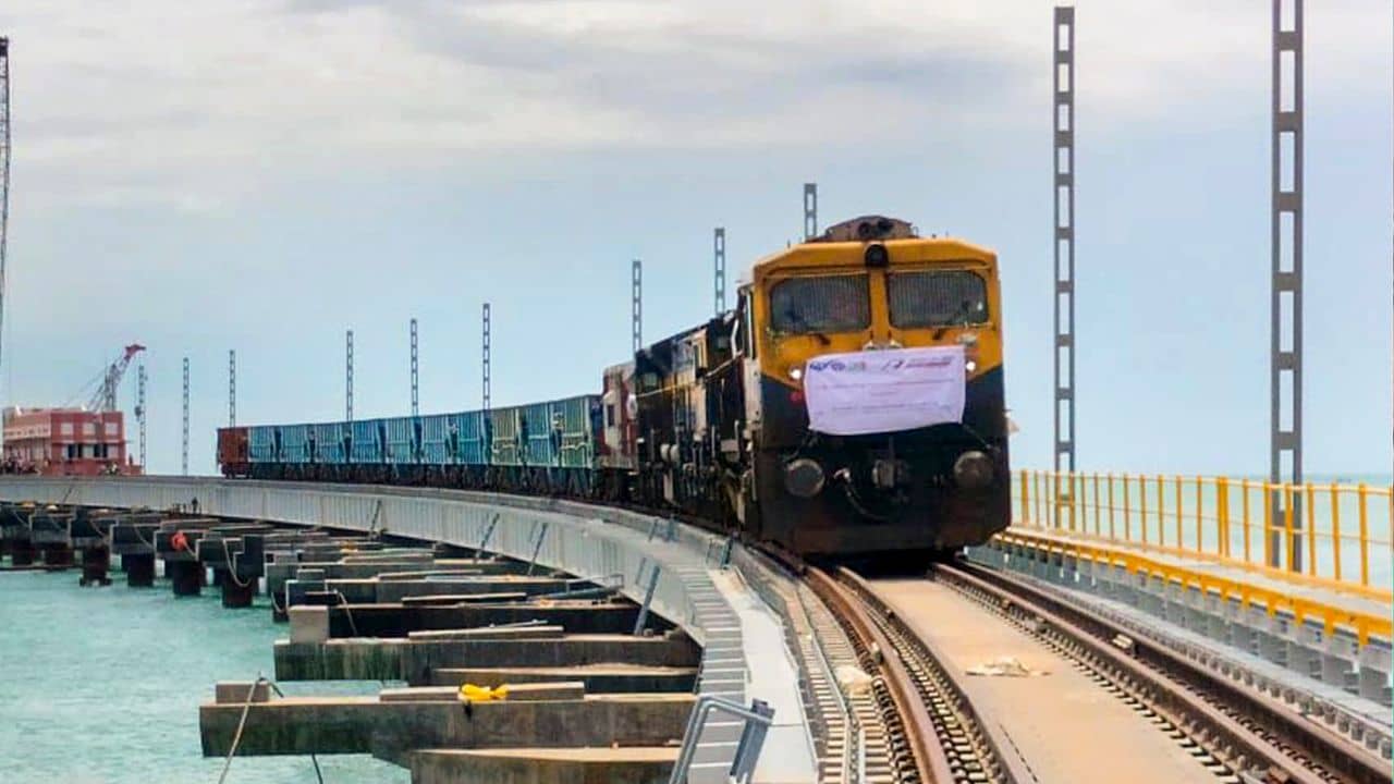 Railway: একধাক্কায় সাত গুণ বাড়ল ট্রেনের গতি, বদলে গেল সময়সূচি, বড় আপডেট দিল রেল