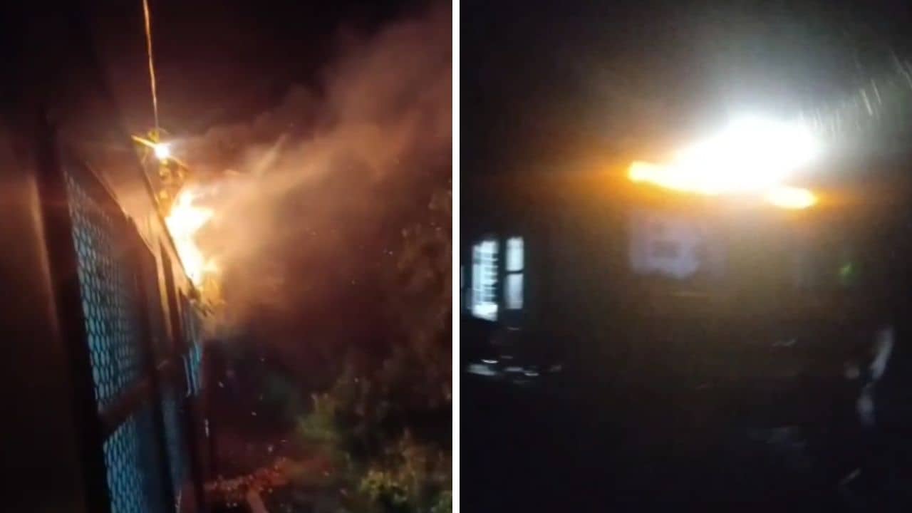 Train Fire: শিয়ালদহ ছেড়ে যাওয়ার পথে ট্রেনে ভয়ঙ্কর অগ্নিকাণ্ড, বেরচ্ছে আগুনের ফুলকি