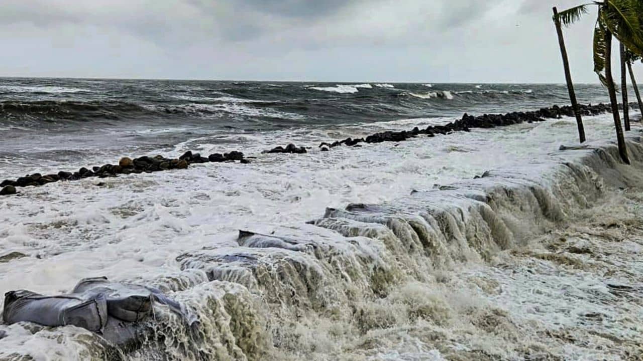 Weather Update: মৎস্যজীবীদের সমুদ্রে যেতে নিষেধাজ্ঞা, তোলপাড় হবে বাংলা, ভাসবে উত্তর থেকে দক্ষিণ