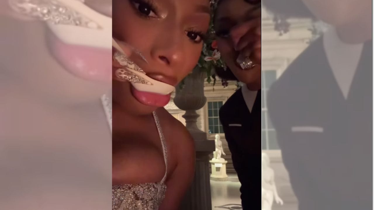 Met Gala Food Menu: তারকাদের ছবি তো দেখলেন, 'মেট গালা'য় তাঁরা কী কী খেলেন জানেন? Met Gala Food Menu: তারকাদের ছবি তো দেখলেন, 'মেট গালা'য় তাঁরা কী কী খেলেন জানেন?