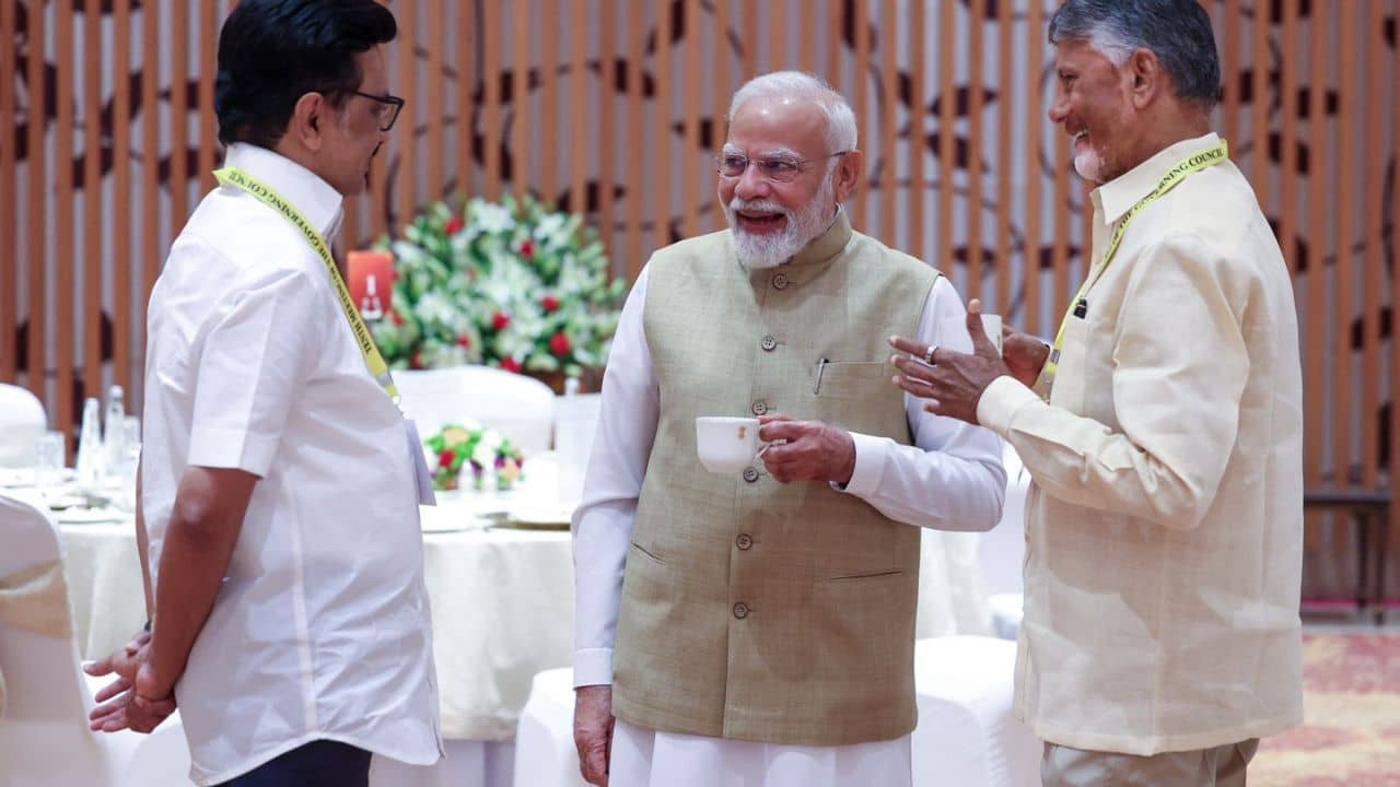 Narendra Modi: টিম ইন্ডিয়ার মতো, নীতি আয়োগের বৈঠকে কেন্দ্র-রাজ্য সমন্বয়ে জোর মোদীর