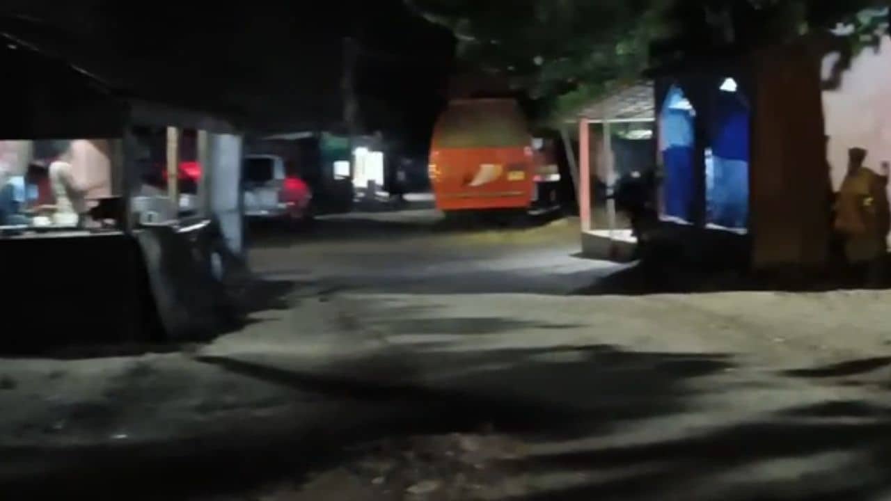 Nadia: ছাত্রীকে কটূক্তি করাকে কেন্দ্র করে উত্তেজনা, বোমাবাজির অভিযোগ