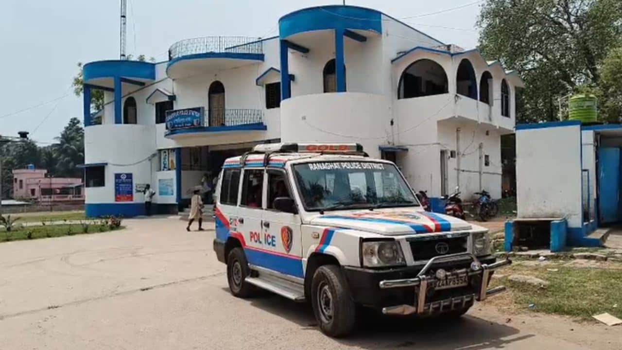 Nadia: ভারত বিদ্বেষ পোস্ট, মধ্যরাতে বাড়ি থেকে গ্রেফতার শাসক নেতা