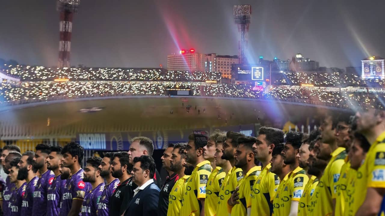 IPL 2025, KKR: সেনাকে সম্মিলিত সম্মান, ইডেনে সমর্থকদের বিশেষ উপহার