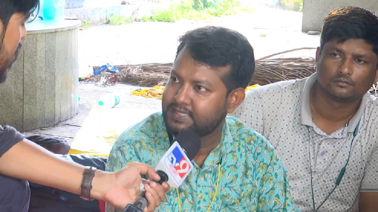 Sacked Teacher: মুখ্যমন্ত্রীর ঘোষণার পরও চাকরিহারাদের মনে থেকে গিয়েছে এক গুচ্ছ প্রশ্ন! কোথায় কোথায় এখনও জট?