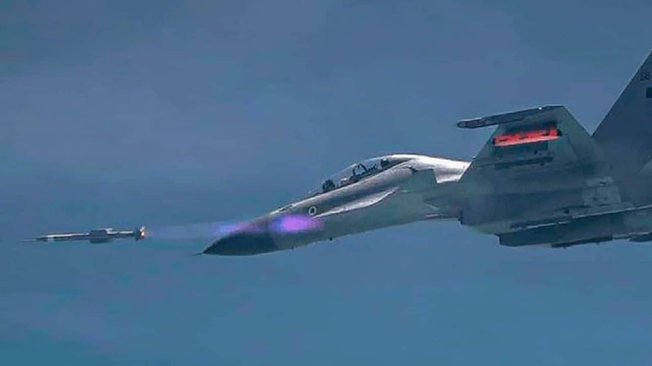 শত্রুর জোড়া সর্বনাশ! রাফালে মেরিন থেকে পাকিস্তানে আছড়ে পড়বে ব্রহ্মাস্ত্র গাণ্ডীব