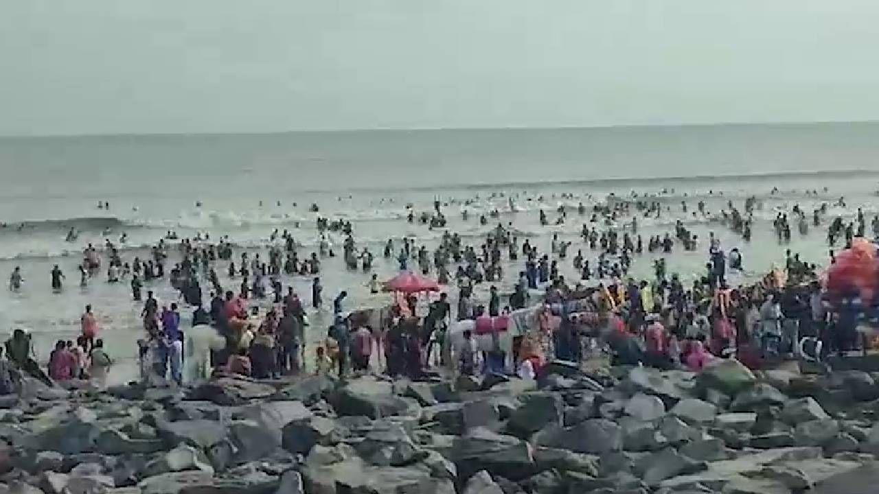 Digha: একা যুবতী ডুবে যাচ্ছে দিঘায়, তারপর...