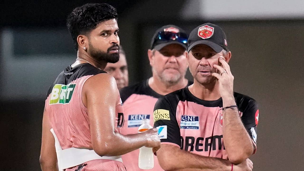 IPL 2025, PBKS: ফ্লাইটে উঠেও ফিরে এসেছেন রিকি পন্টিং! ফুল টিম পেতে আশাবাদী প্রীতির পঞ্জাব