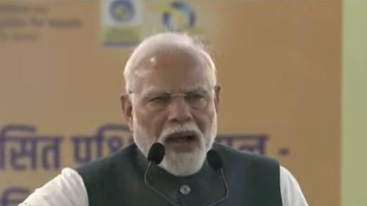 PM Modi in Alipurduar: আমাদের সেনা জঙ্গিদের সিঁদুরের শক্তি বুঝিয়েছে: মোদী