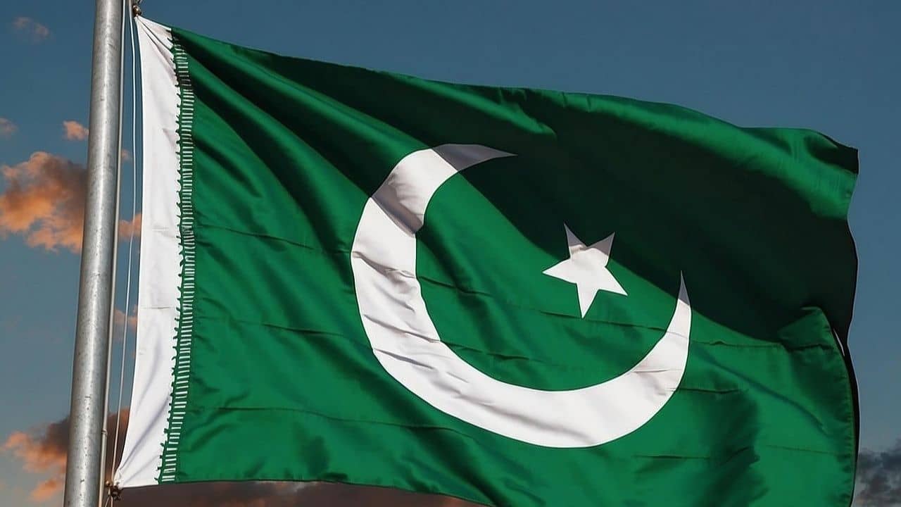 Pakistan: হটলাইনে বসার আগেই কেঁপে গেল পাকিস্তান!